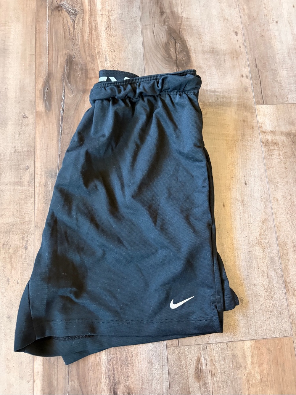 Nike women’s dri fit basketball shorts size small.